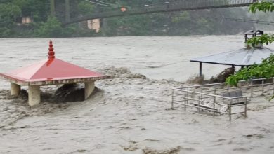 Photo of दो दिनों से तेज बारिश से जन जीवन अस्त व्यस्त