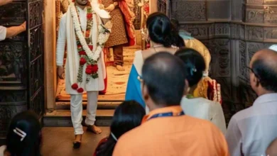 Photo of शादी से पहले मंदिर पहुंचा दलित दूल्हा, गर्भगृह की ओर बढते ही मचा बवाल… बुलानी पड़ी पुलिस