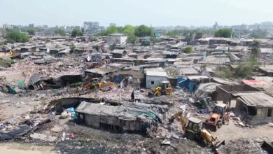 Photo of अहमदाबाद में चंडोला तालाब पर अवैध निर्माणों का बुलडोजर अभियान, HC से राहत नहीं