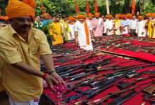 Photo of राजा भैया के शस्त्र पूजन पर पुलिस की जांच रिपोर्ट आ गई, दशहरा पर हथियारों के जखीरे की हुई थी पूजा