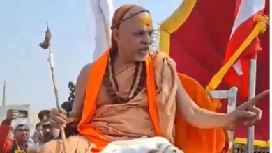 Photo of अविमुक्तेश्वरानंद के शंकराचार्य होने पर सवाल, 3 दिन से धरने पर बैठे, मेले में लगे नोटिस में क्या लिखा?